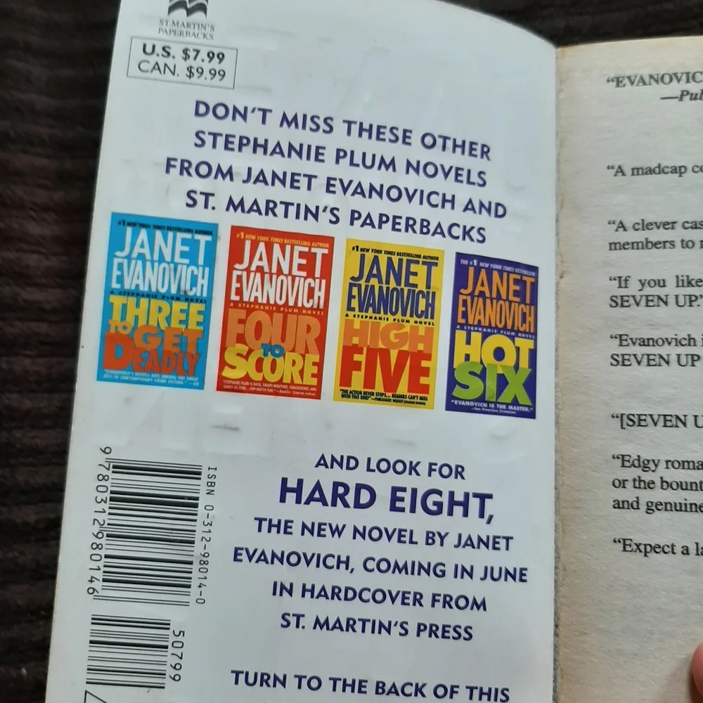 Seven Up paperback by Janet Evanovich